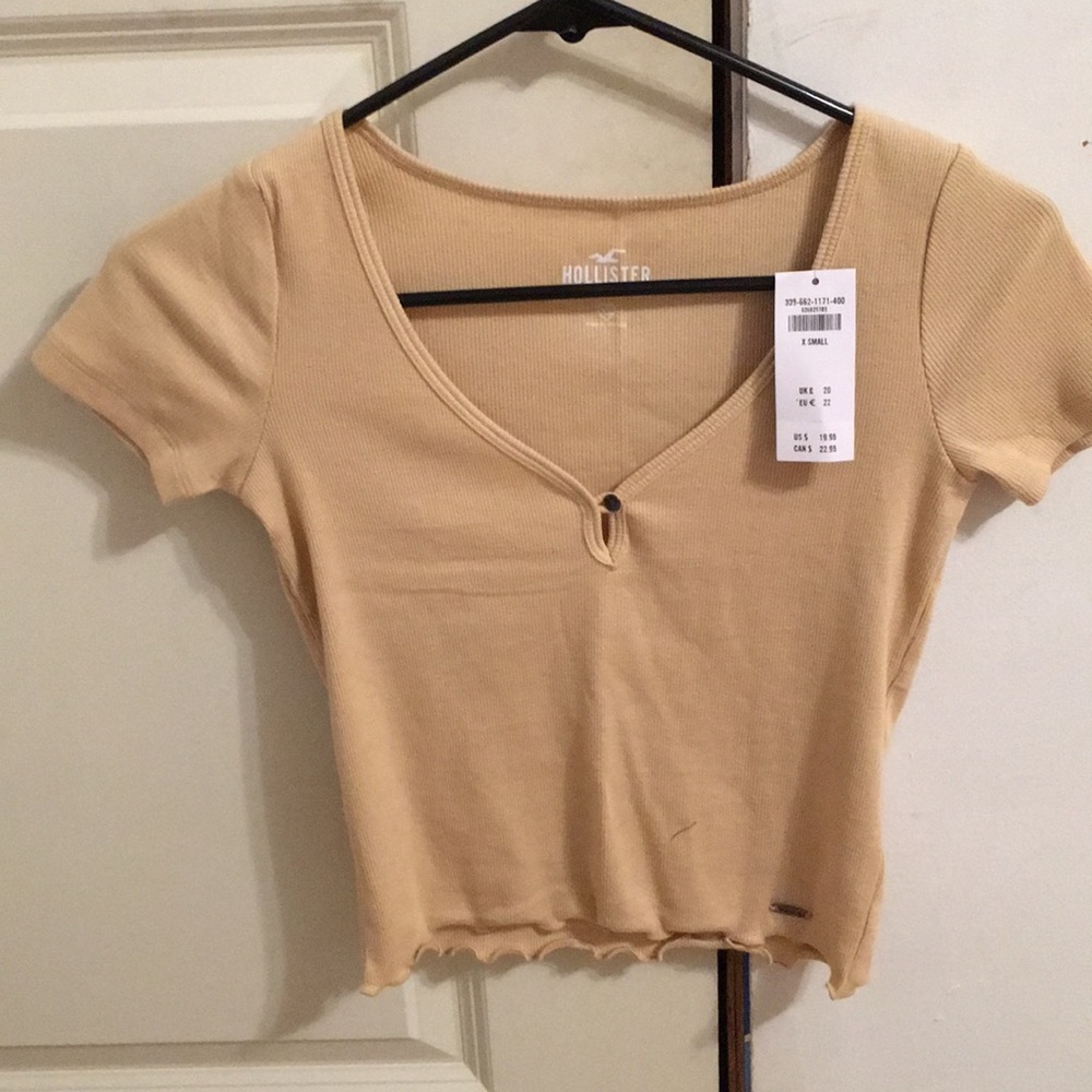 Hollister top